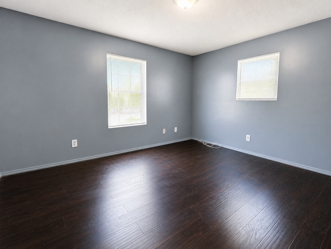 Building Photo - Move-in Special: Receive a $300 gas card with approved application and signed lease.-3 Bedroom 2 ...