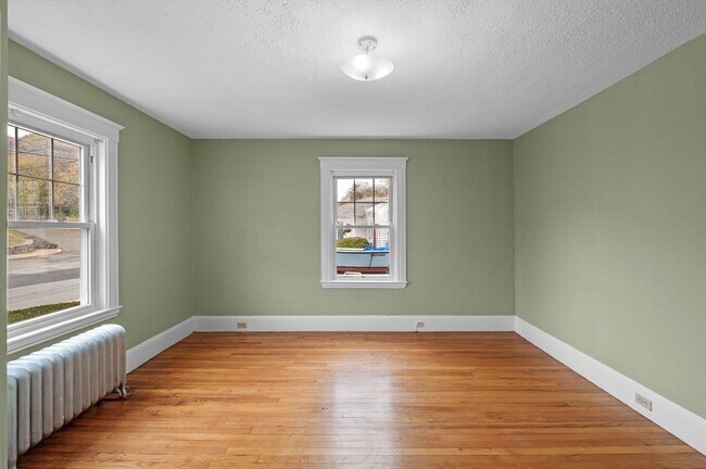 Building Photo - 38 Raymond Rd