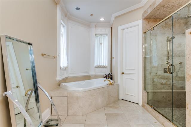 Building Photo - 17624 Woods Edge Dr