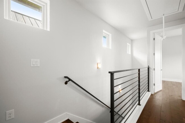 Building Photo - 2101 Greenwood Ave