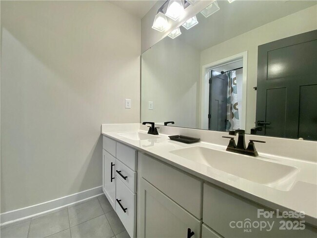 Building Photo - 6509 Winterfell Ct