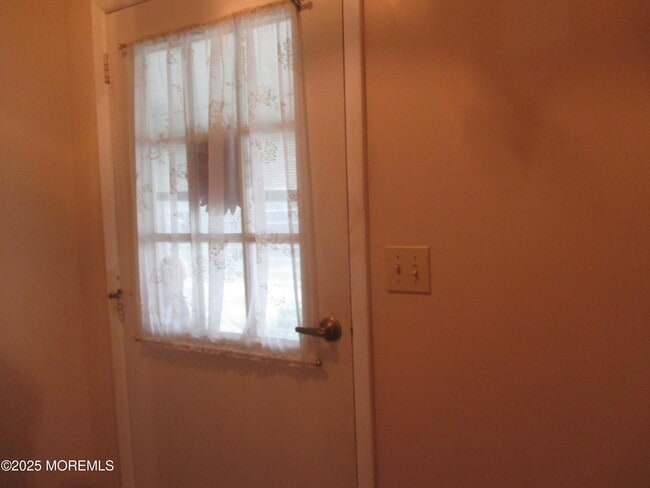Building Photo - 496A Thornbury Ct