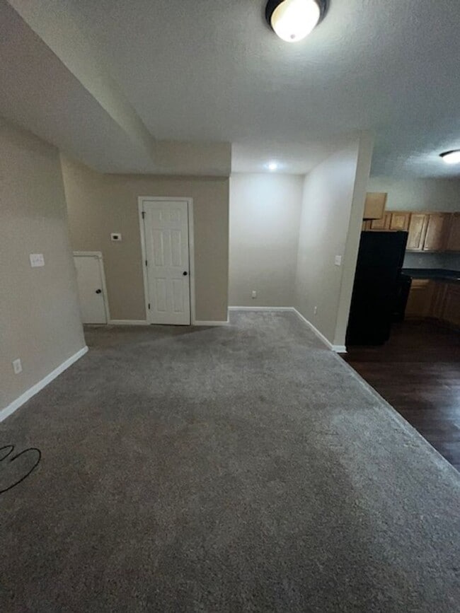 Building Photo - 3-bedroom, 1.5-bathroom home located in the heart of Nicholasville, KY.