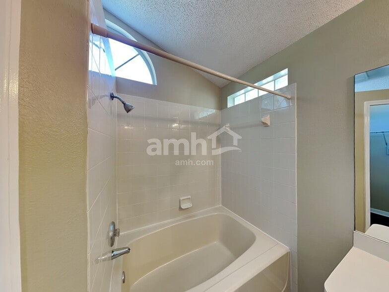 Building Photo - 6606 Northhaven Ct