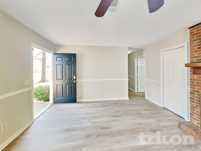 Building Photo - 204 River Song Rd