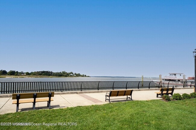 Building Photo - 54 Main St