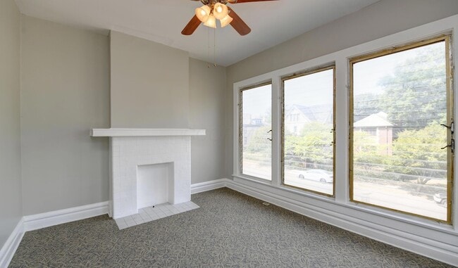 Building Photo - 1427 1/2 Bryden Road Unit