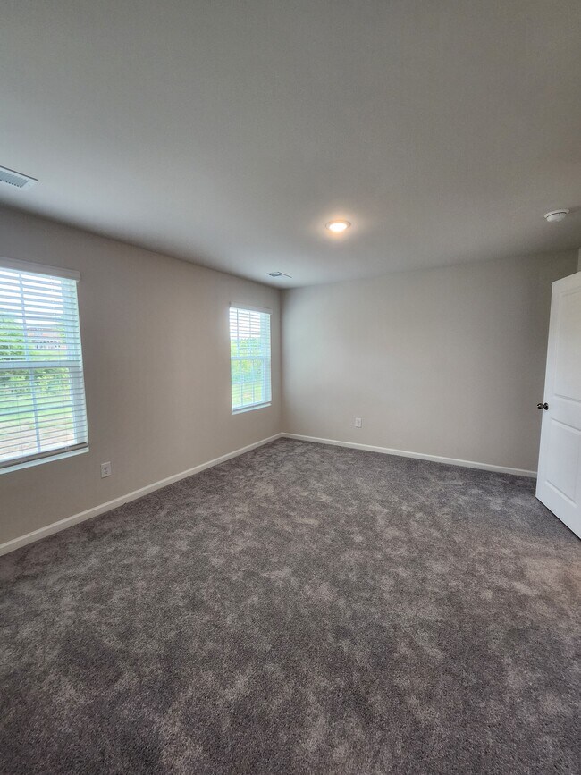 Building Photo - 936 Powder Crk Dr