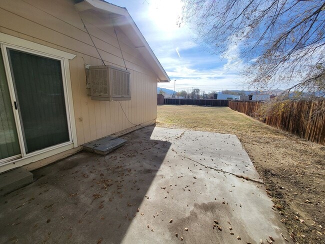 Building Photo - 4993 August Dr