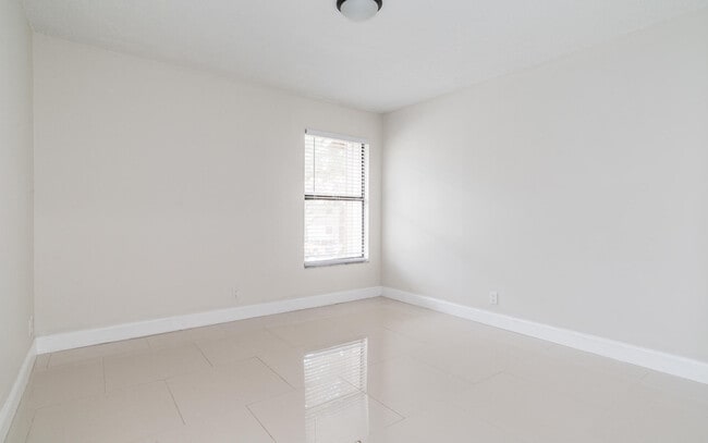 Building Photo - 3129 Millwood Terrace