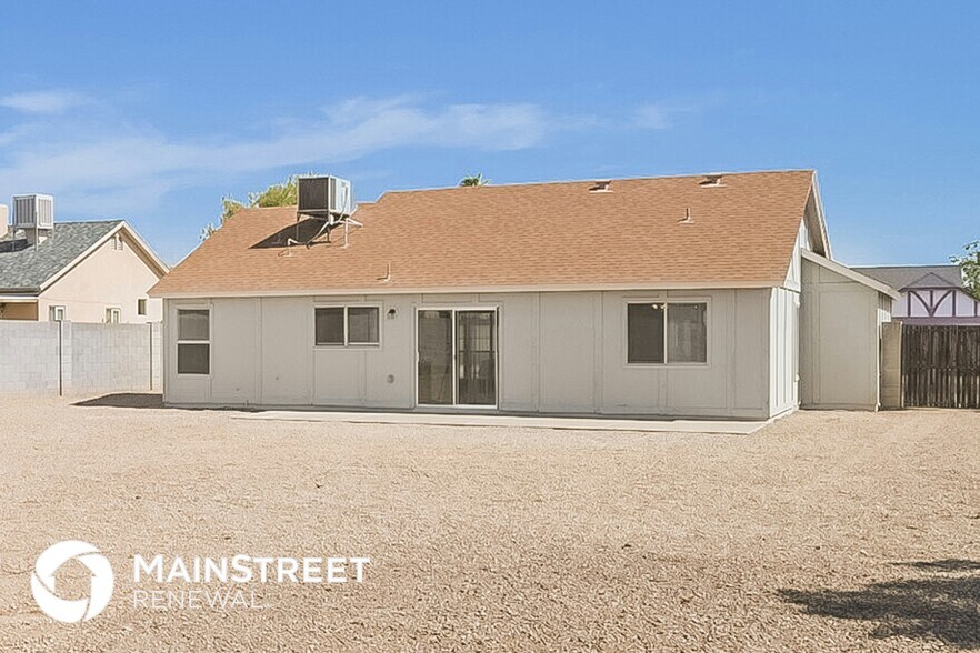 Building Photo - 8538 W Columbine Dr