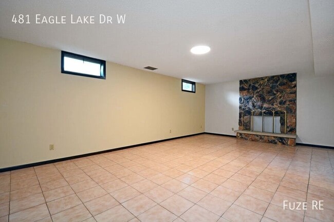 Building Photo - 481 W Eagle Lake Dr