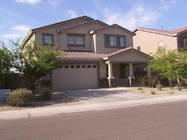 Building Photo - Charming 5 Bed 3 Bath Home in good communi...
