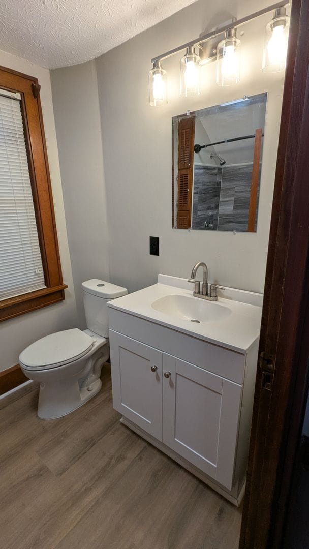 Building Photo - Welcome to this newly renovated gem located in the heart of North Canton