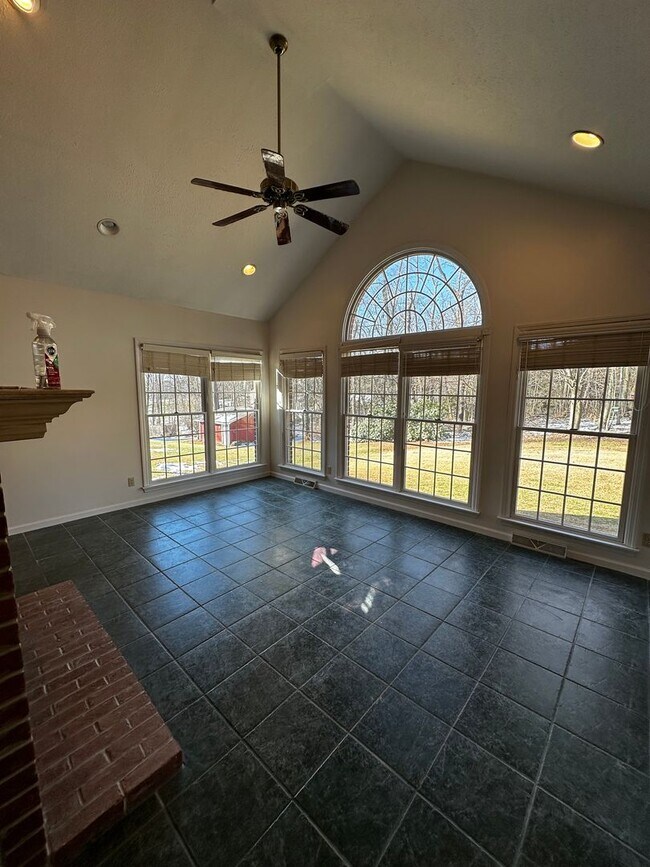 Building Photo - 1250-1254 Evans City Rd