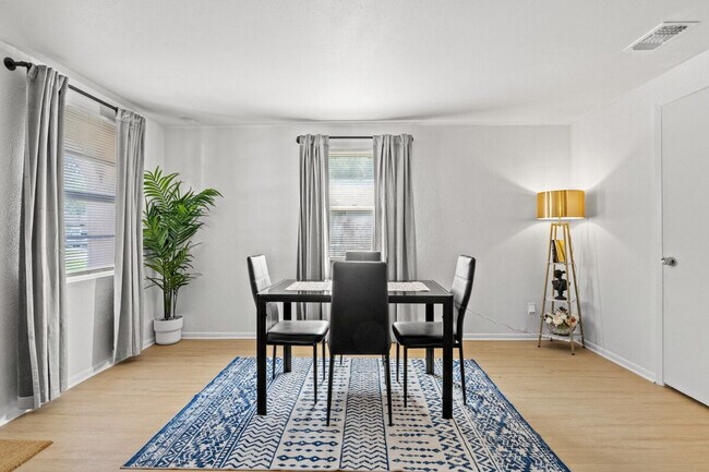 Building Photo - 3906 E Powhatan Ave