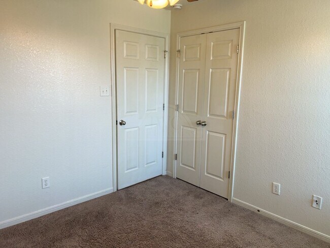 Building Photo - 1206 Cinch Dr