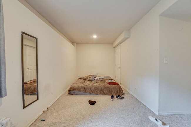 Building Photo - Spacious 3 Bed, 3 1/2 Bath Townhome in Northwest Fort Collins!