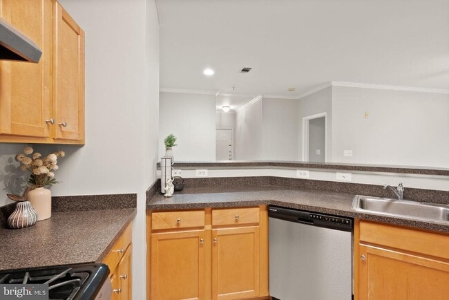 Building Photo - 13363 Connor Dr