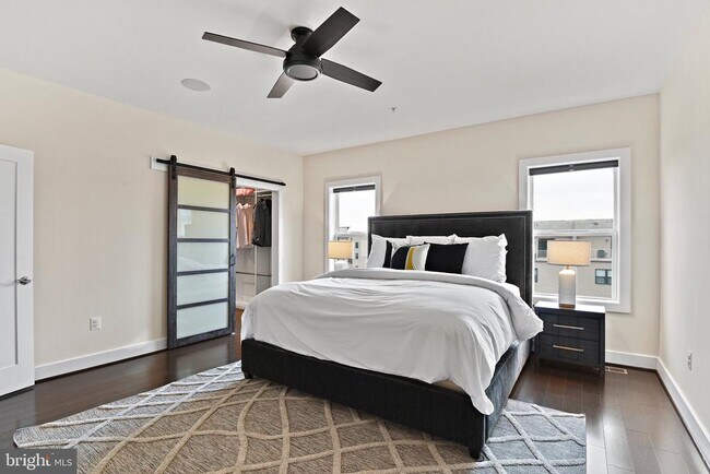 Building Photo - 44742 Tiverton Sq