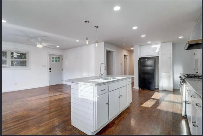 Building Photo - 271 Childs Dr NW