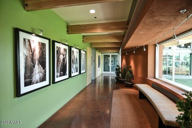 Building Photo - 3842 E Cat Balue Dr