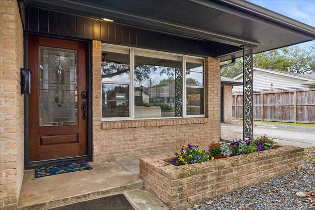 Building Photo - 510 S Belknap St