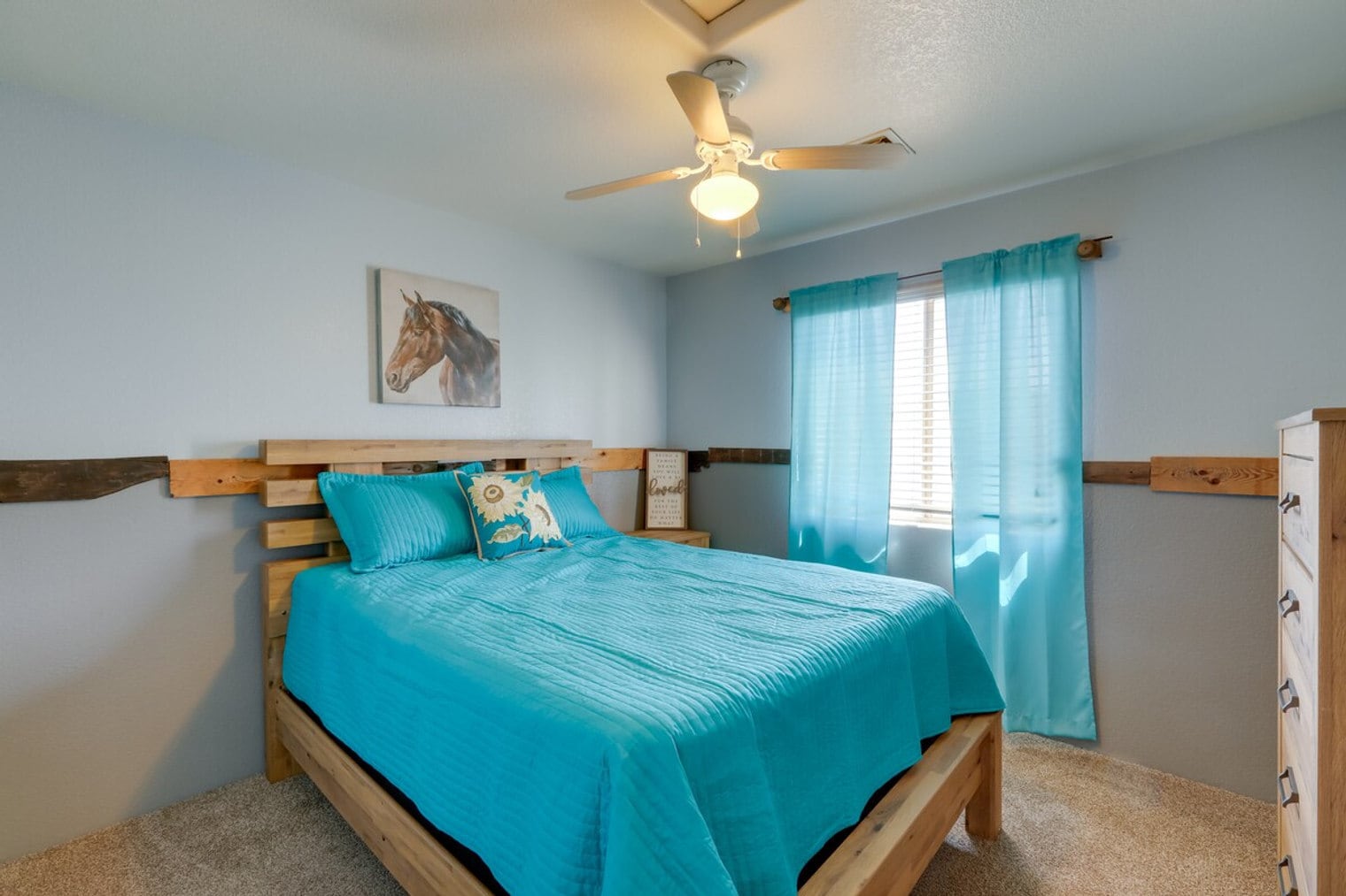 Building Photo - 2598 Rainbow Ave N