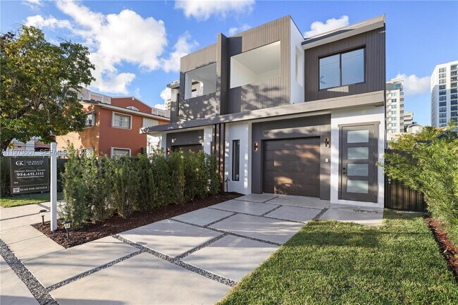 Building Photo - 3187 SW 23rd St