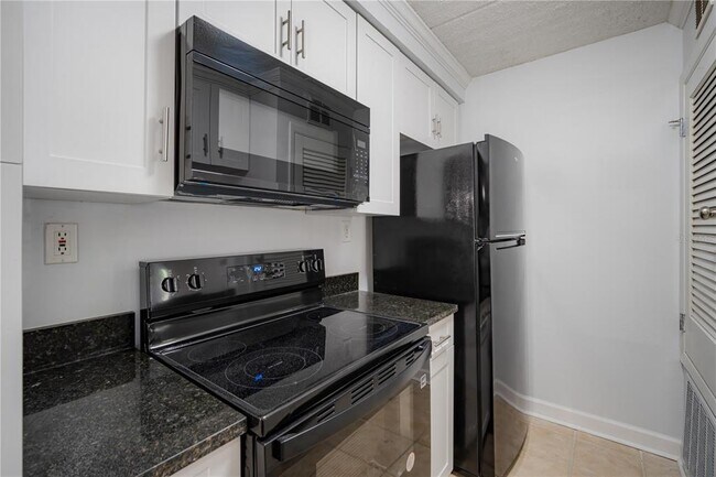 Building Photo - 5305 San Sebastian Ct