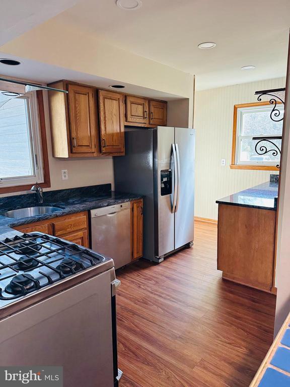 Building Photo - 15 Cherrywood Dr