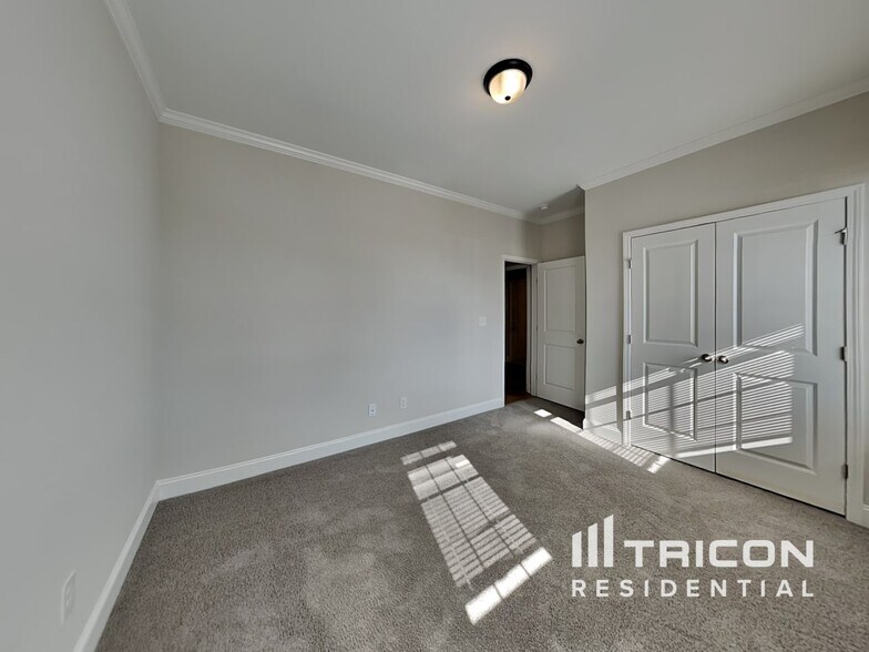 Building Photo - 25 Fish Whistle Ct
