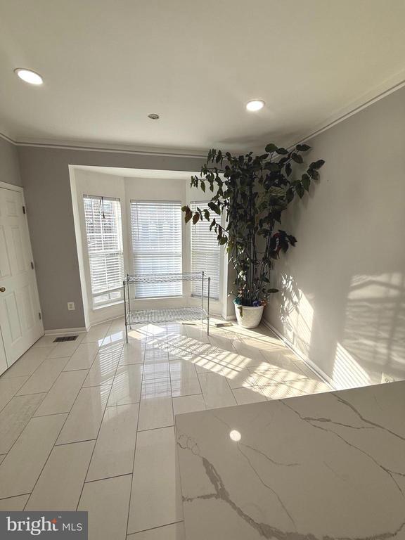 Building Photo - 8362 Millwood Dr