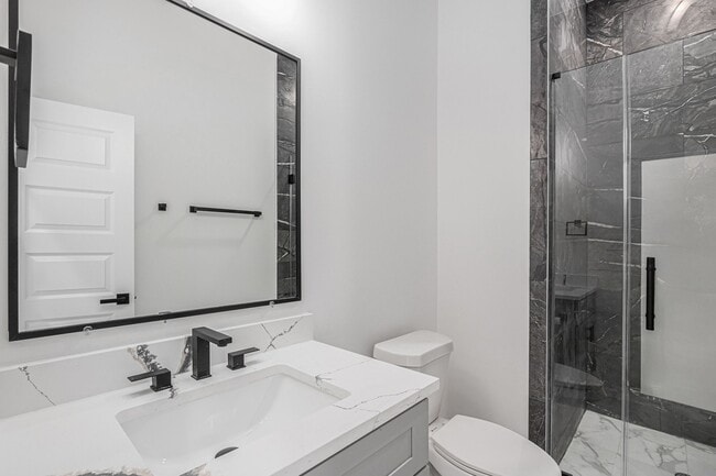 Building Photo - 4825 Pederson St