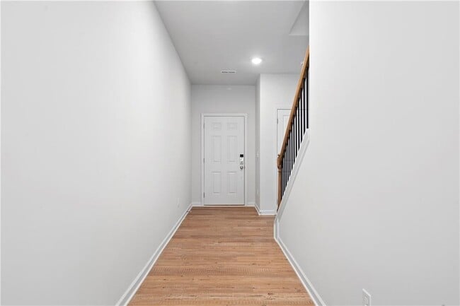 Building Photo - 785 Summerwood Ln