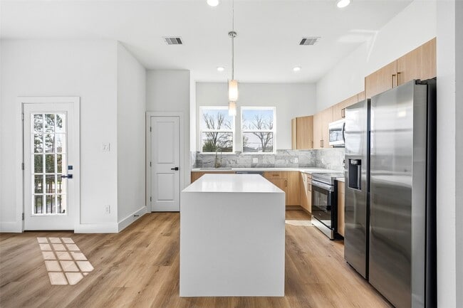 Building Photo - 4205 Allston St