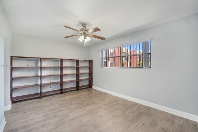 Building Photo - 13707 Kendale Lakes Cir