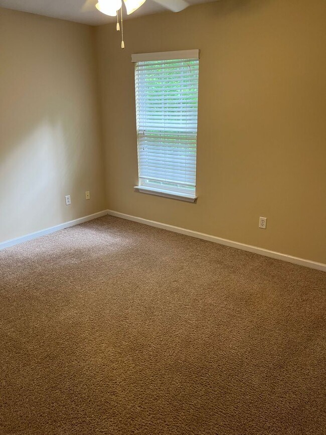 Building Photo - Simpsonville, 4bd/2.5ba, 2000+sf