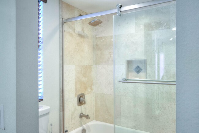 Building Photo - 7557 N Dreamy Draw Dr