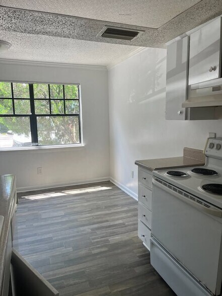 Building Photo - 3215 Baird Ave