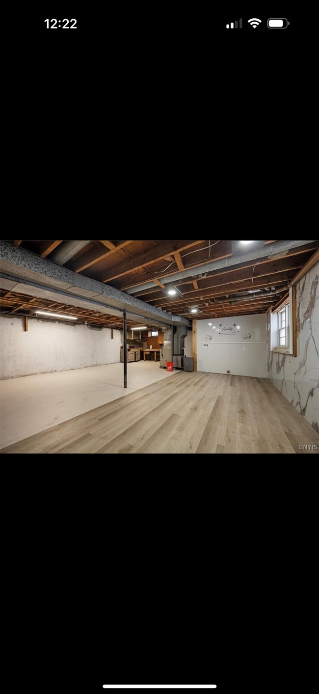 Building Photo - 301 Viking Pl