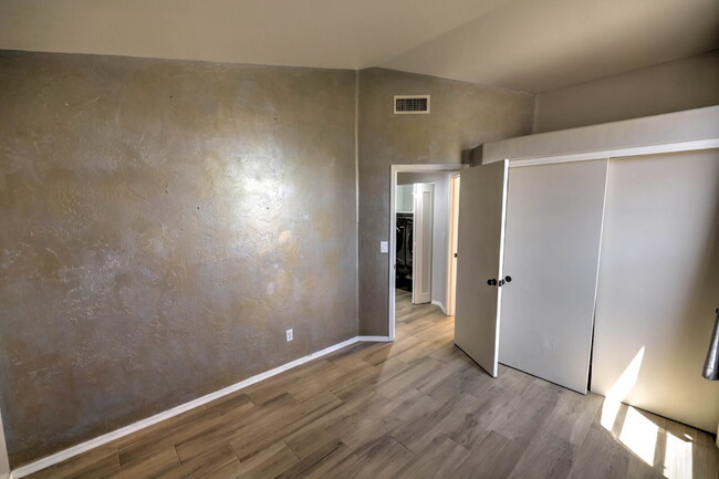 Building Photo - Smart East Side 3 Bedroom Home with EV cha...