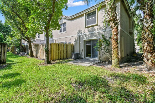 Building Photo - 954 Summit Lake Dr