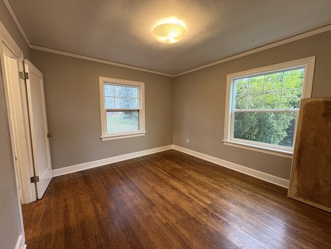 Building Photo - 16093 SW Roy Rogers Rd