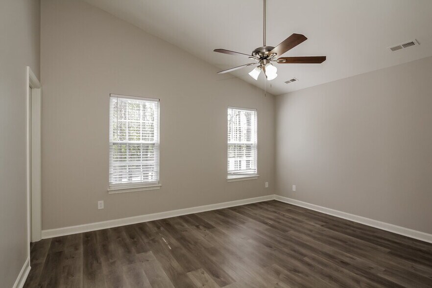 Building Photo - 5401 Southminster Ln