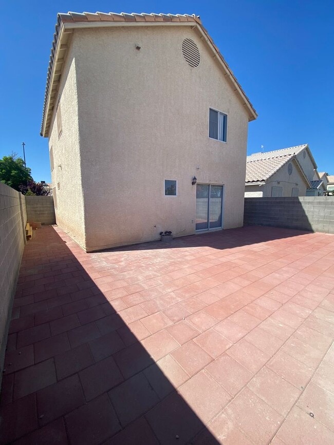 Building Photo - AMERICANA Property Mgmt - Remodeled 2 story 3 beds house in Desert Pines