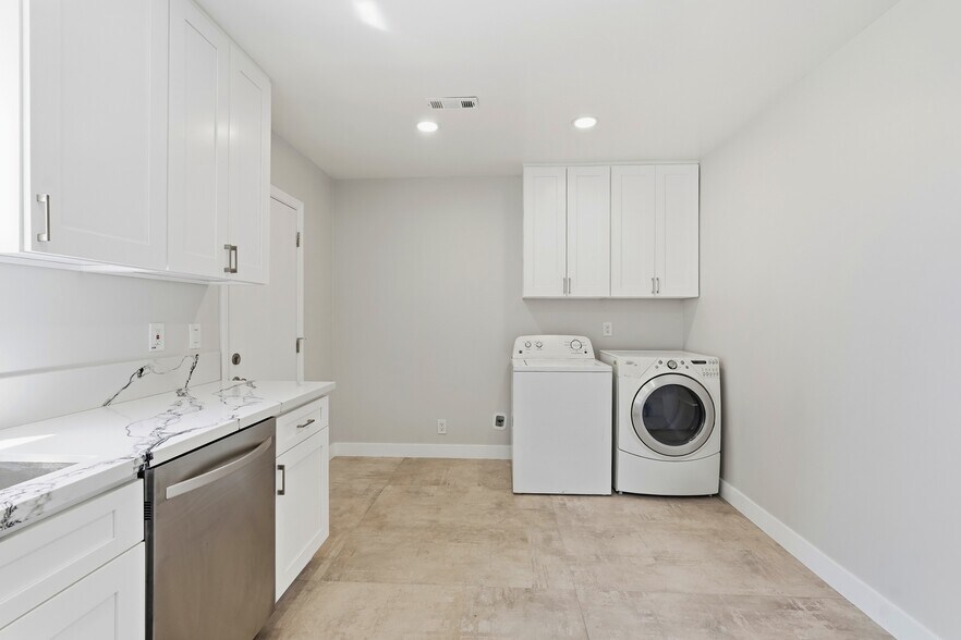 Building Photo - 16918 Marlin Pl