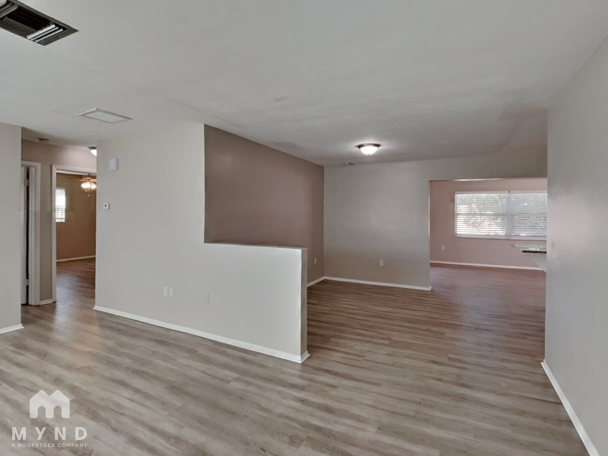 Building Photo - 7511 Hawthorn Dr