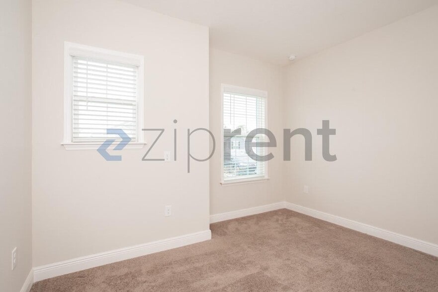 Building Photo - 2129 NW 248th Wy