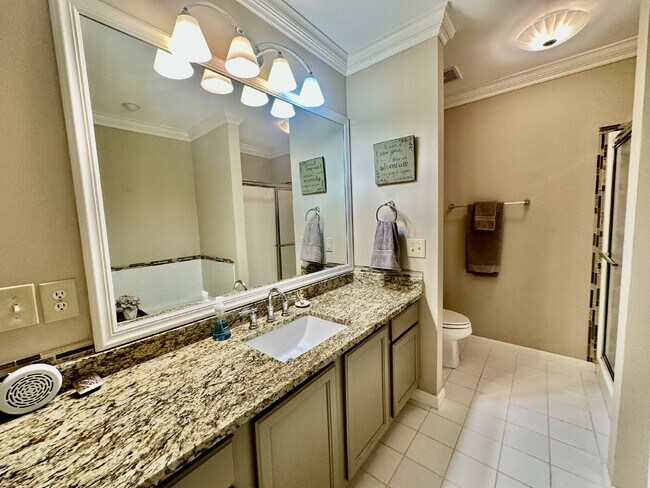 Building Photo - Beautiful Two Bedroom Fully Furnished Townhome Located in Bluffton Village!